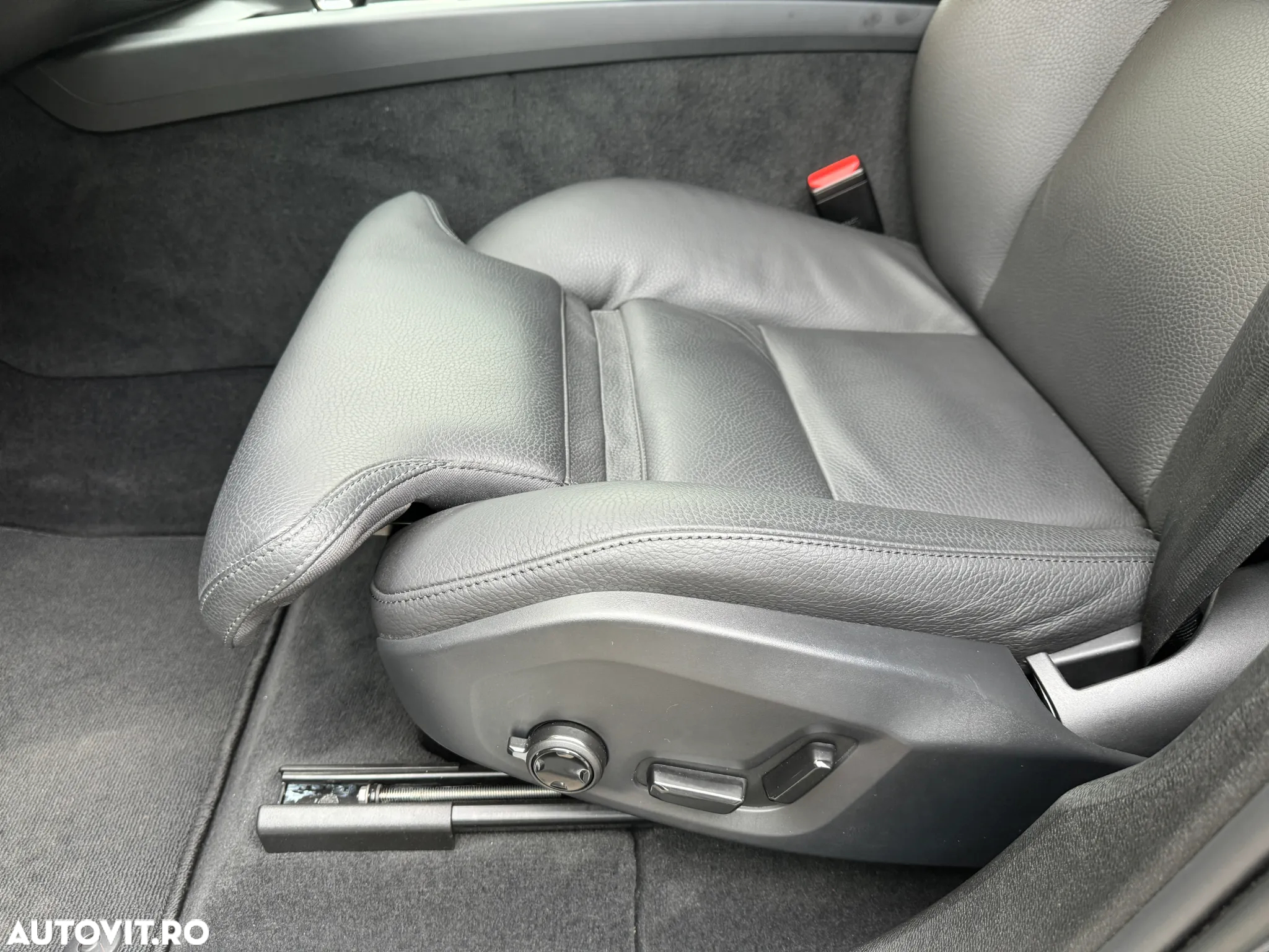 Volvo XC 60 B4 MHEV AT FWD Core - 18