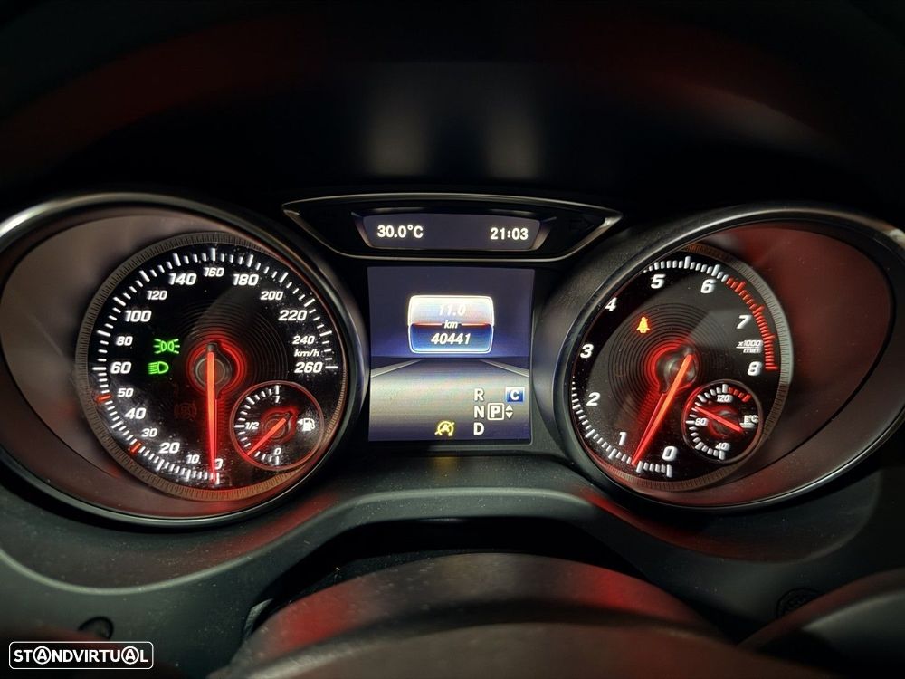 Mercedes-Benz GLA 180 Urban Aut. - 21