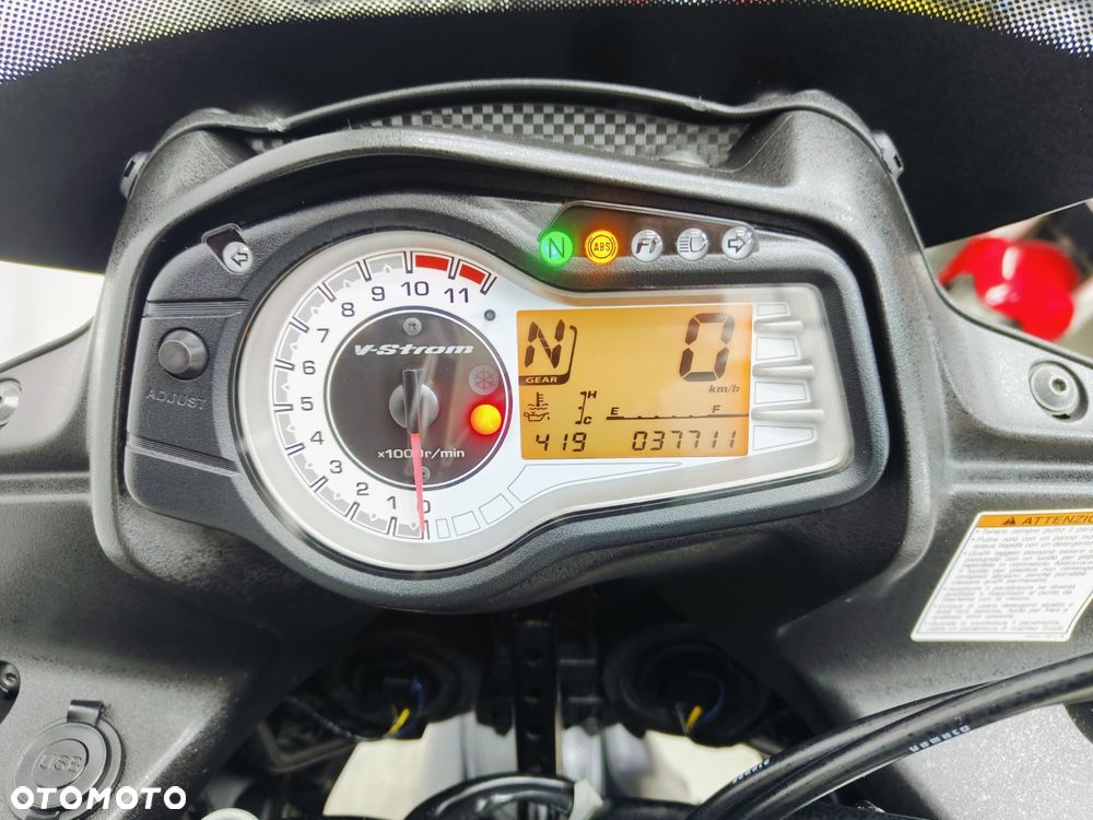 Suzuki V-STROM - 16