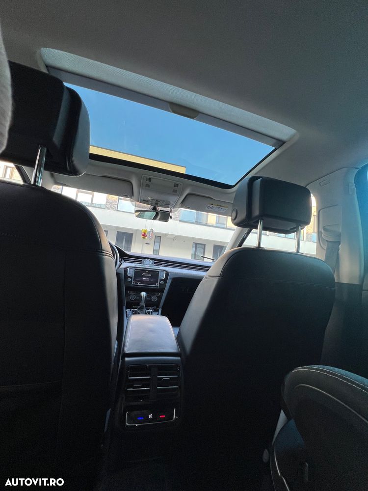 Volkswagen Passat 2.0 TDI DSG Highline - 12