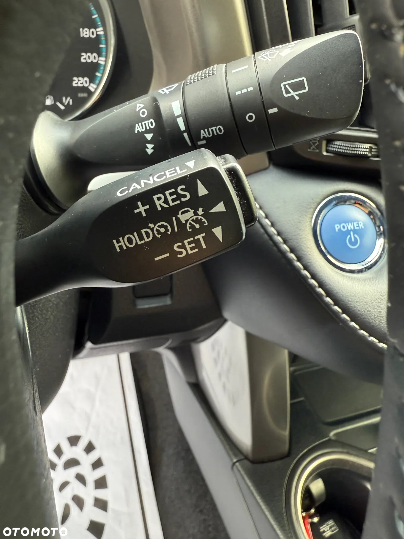 Toyota RAV4 Hybrid Premium 4x2 - 17