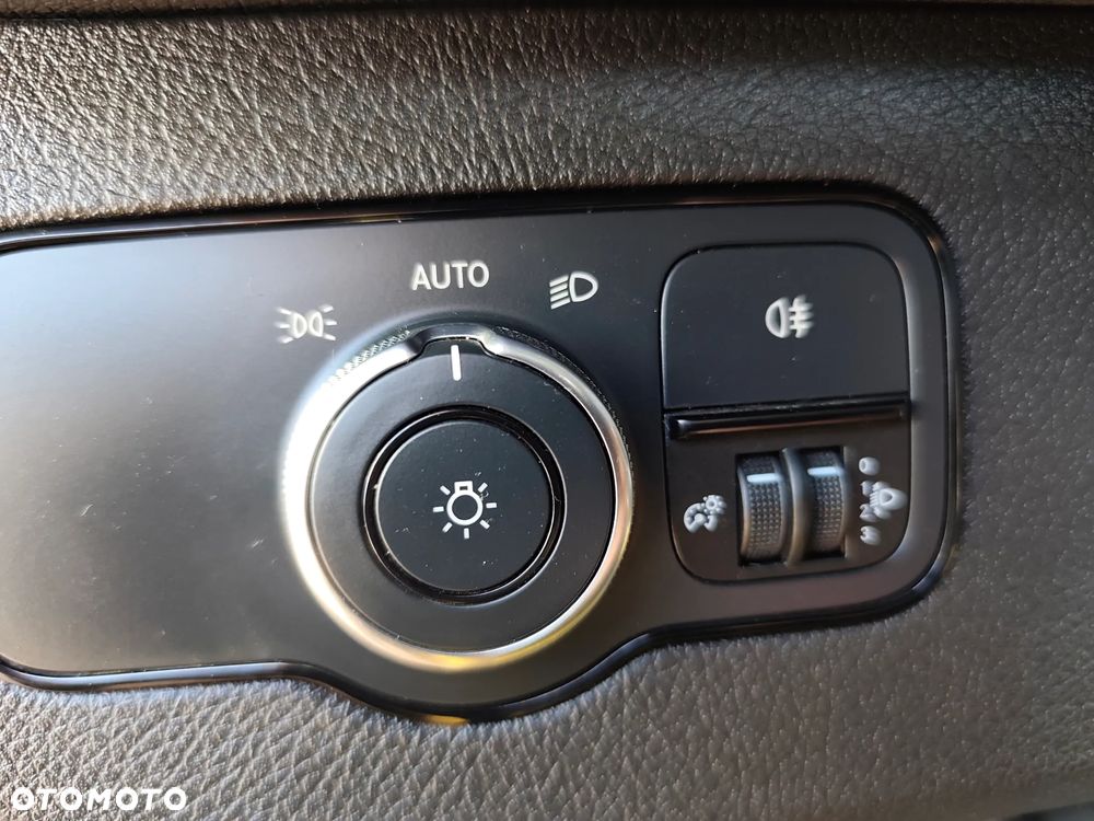 Mercedes-Benz SPRINTER 317 CDI 170KM MAXI LONG DOKA 6OSOBOWA SKRZYNIA KAMERA KLIMATRONIC NAVI COMMAND INTERNET HAK 3500 KG TEMPOMAT cały w oryginale Fotele KOMFORTY podgrzewane - 37