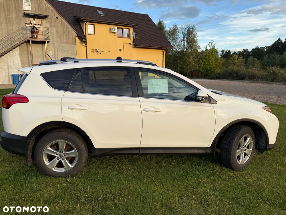 Toyota RAV4 2.5 XLE - 8