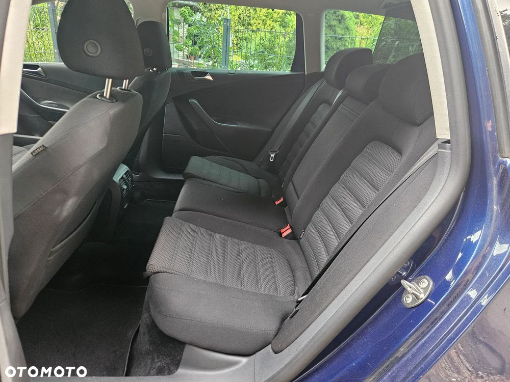 Volkswagen Passat Variant 2.0 TDI DPF Sportline - 19