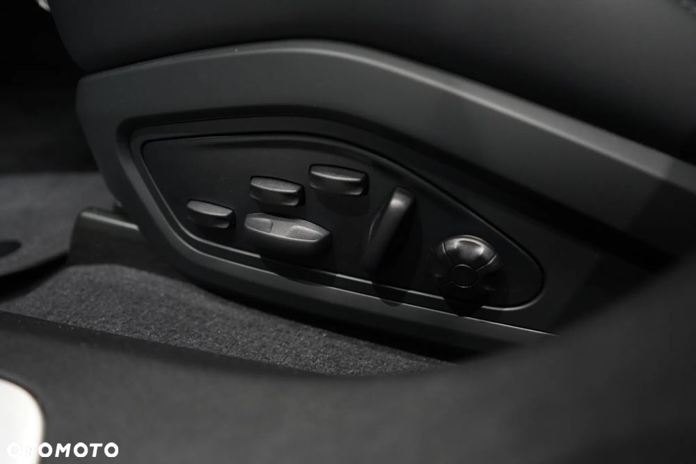 Porsche Taycan 105kWh 4 Cross Turismo - 23