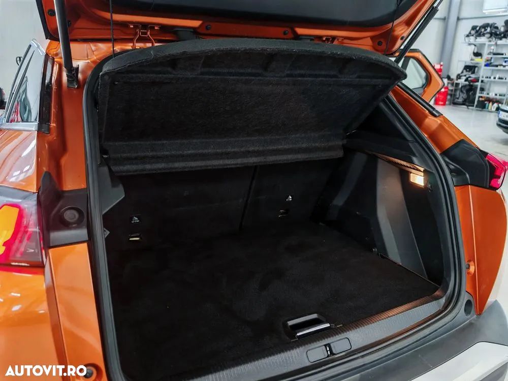 Peugeot 2008 PureTech 130 EAT8 Allure - 20