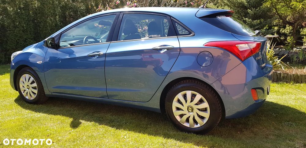 Hyundai i30 blue 1.4 Classic - 12