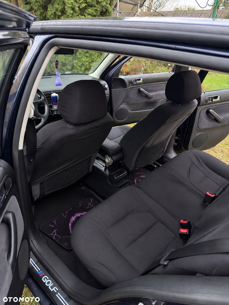 Volkswagen Golf 1.6 - 16