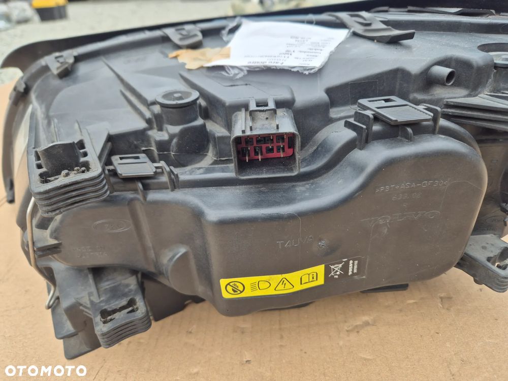 Volvo XC70 II V70 III S80 lampa prawa.Ksenon.LED 2013- .100% - 12