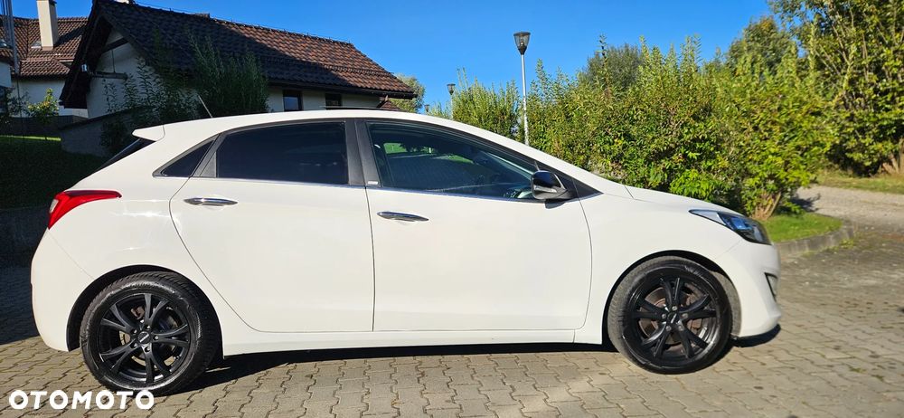 Hyundai i30 1.6 Fifa World Cup Edition - 24