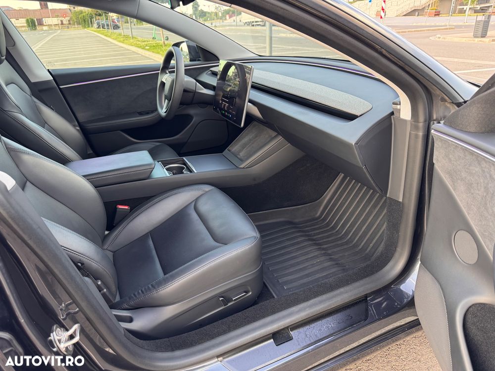 Tesla Model 3 Long Range - 24