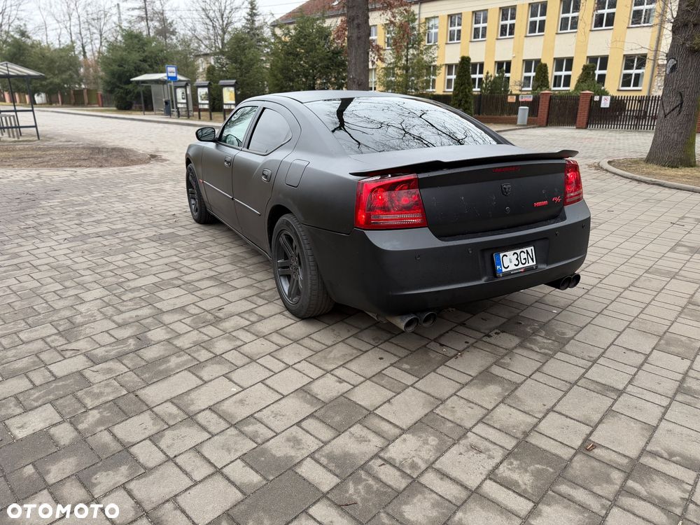 Dodge Charger 5.7 V8 RT - 8
