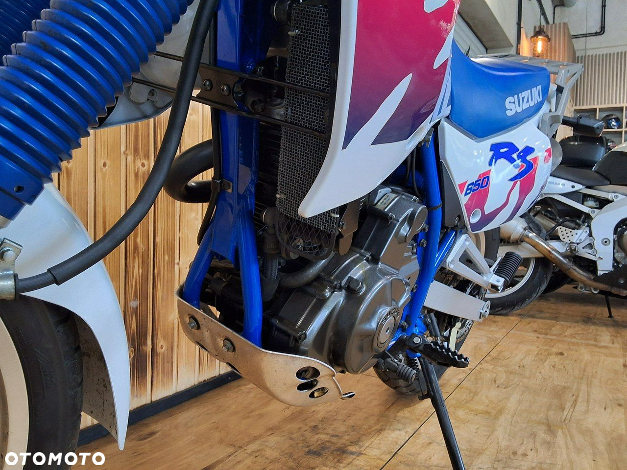 Suzuki DL - 10