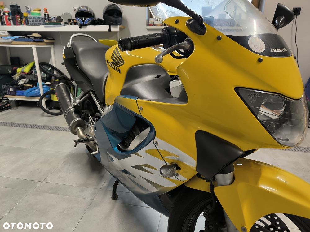 Honda CBR - 3