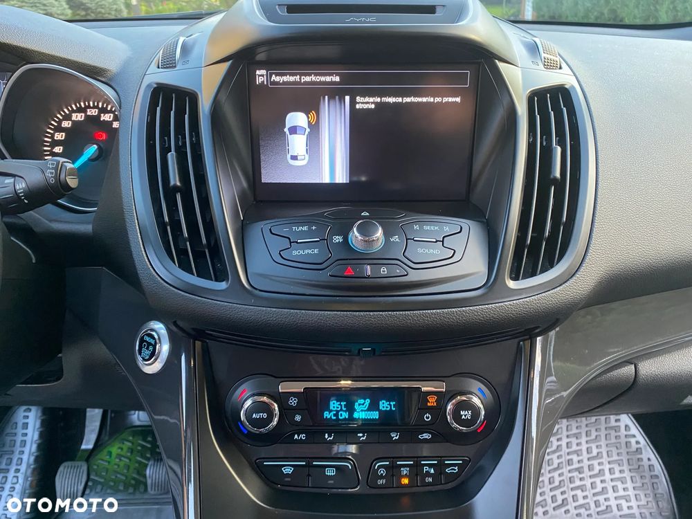 Ford Kuga 2.0 TDCi 2x4 Titanium - 24