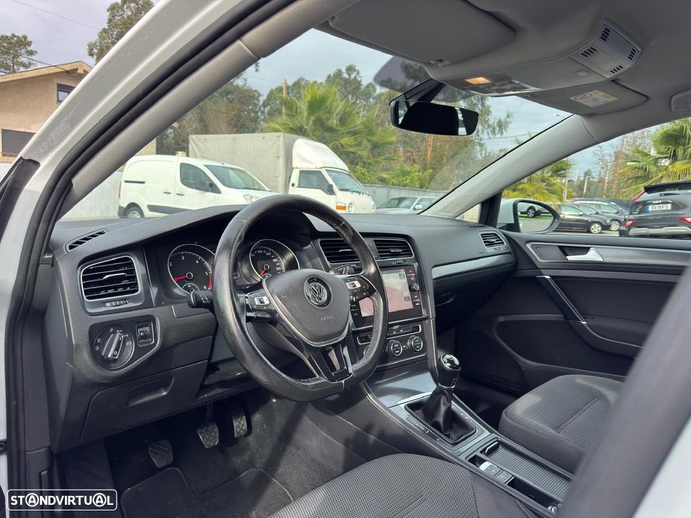 VW Golf 1.6 TDI Confortline - 16