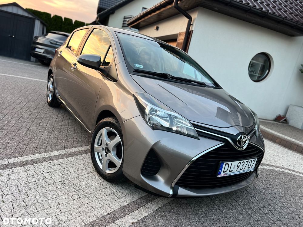 Toyota Yaris 1.0 Premium EU6 - 25