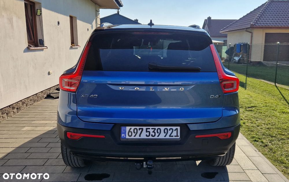 Volvo XC 40 D4 AWD Geartronic R-Design - 7