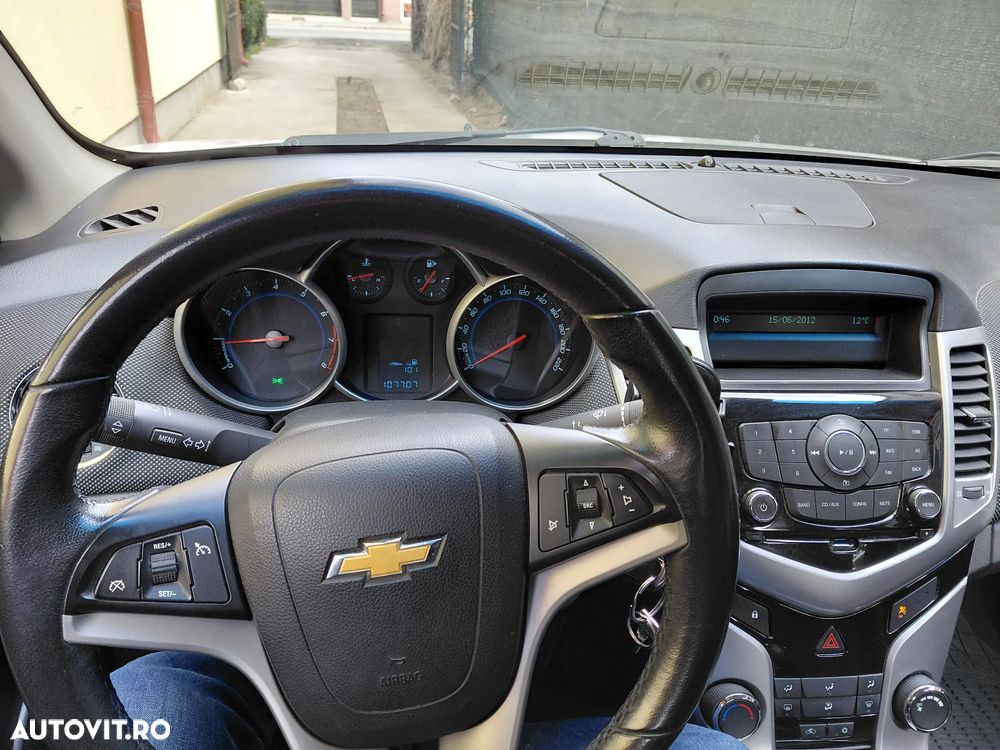Chevrolet Cruze 1.8 Ecotec LT+ - 13