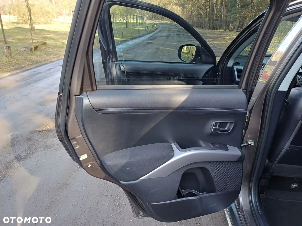 Mitsubishi Outlander 2.2 DI-D ClearTec 2WD Edition - 20