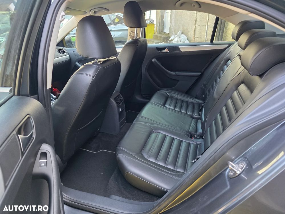 Volkswagen Jetta 1.4 DSG Highline - 10