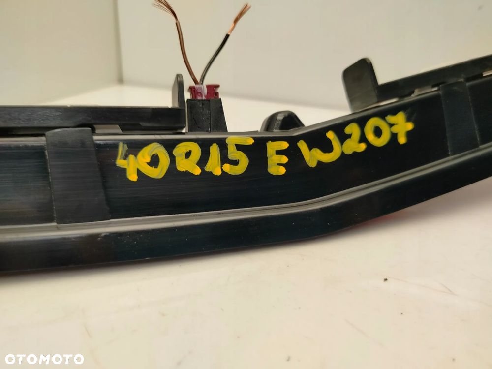 MERCEDES W207 09R- TRZECIE ŚWIATŁO STOP STOPU - 8