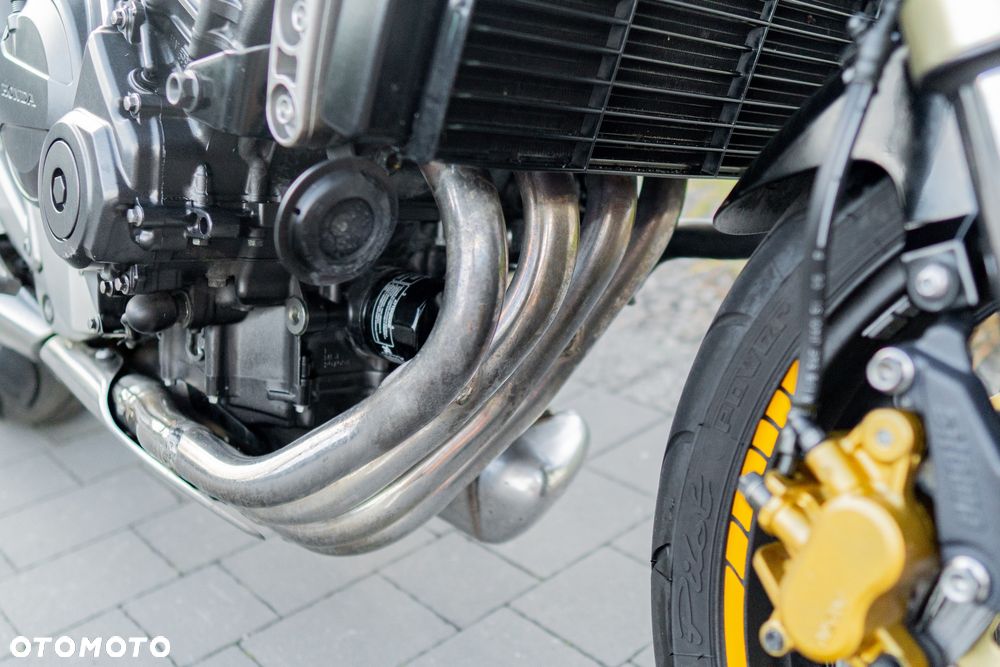 Honda CB - 12