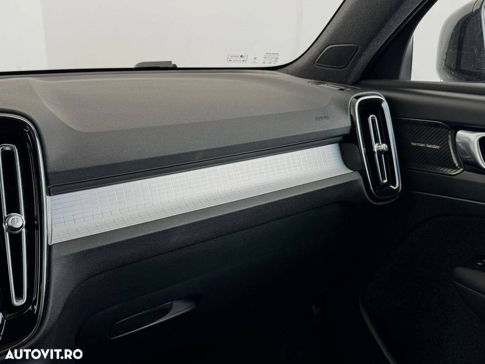 Volvo XC 40 Recharge T5 Twin Engine AT7 R-Design - 24