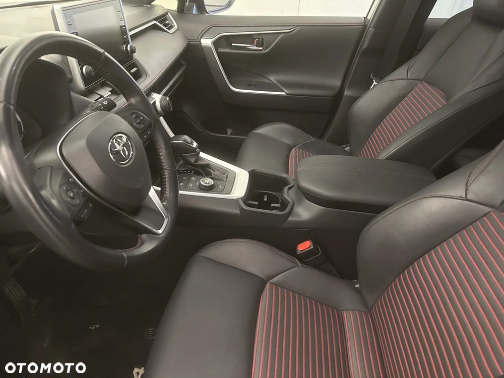 Toyota RAV4 - 10