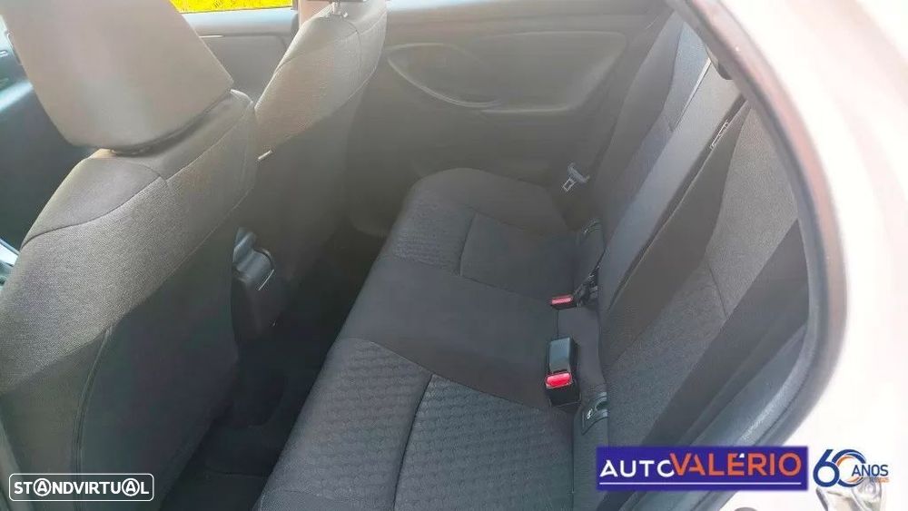 Toyota Yaris 1.5 HDF Comfort Plus - 33