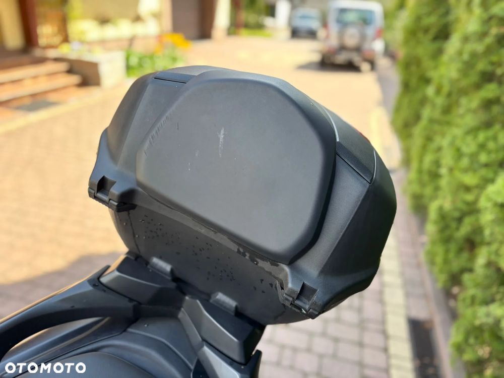 Yamaha Tmax - 22