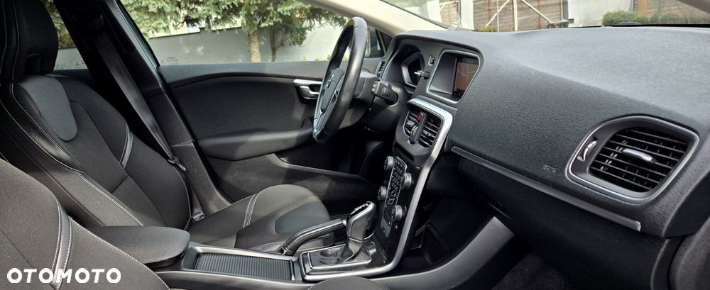 Volvo V40 D2 Geartronic Momentum - 17