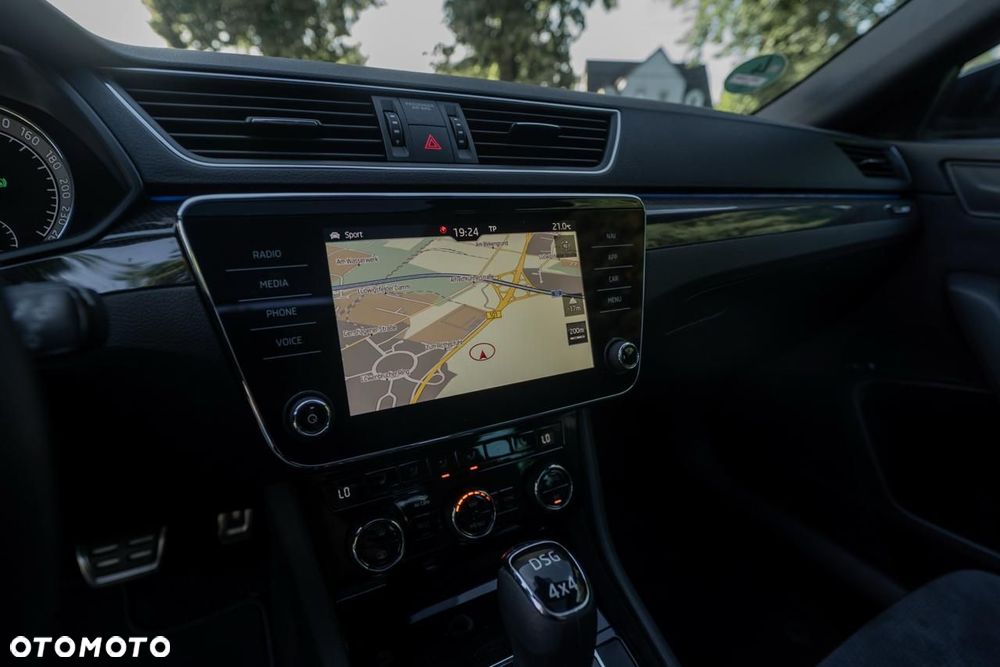 Skoda Superb 2.0 TSI 4x4 DSG Sportline - 30