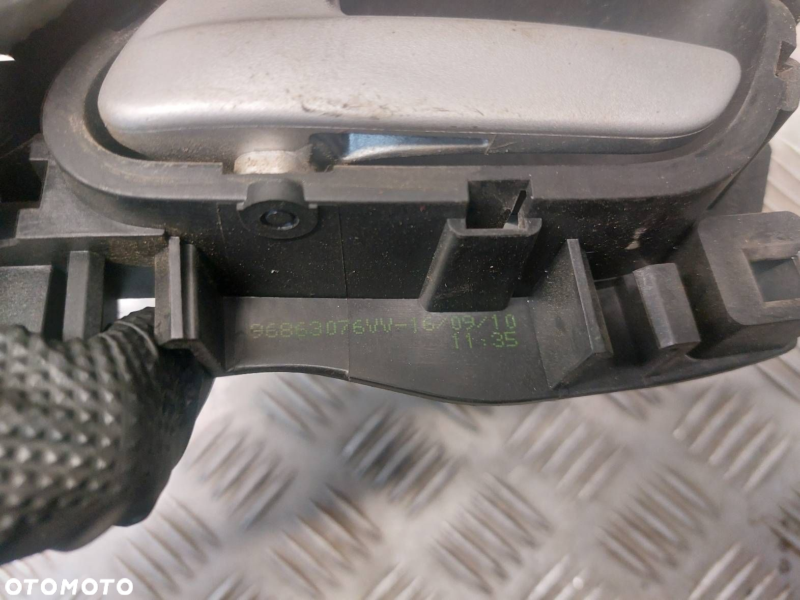 ZAMEK DRZWI LEWY PRZÓD KLAMKI CITROEN BERLINGO II 828406 1198G4 303965 - 6