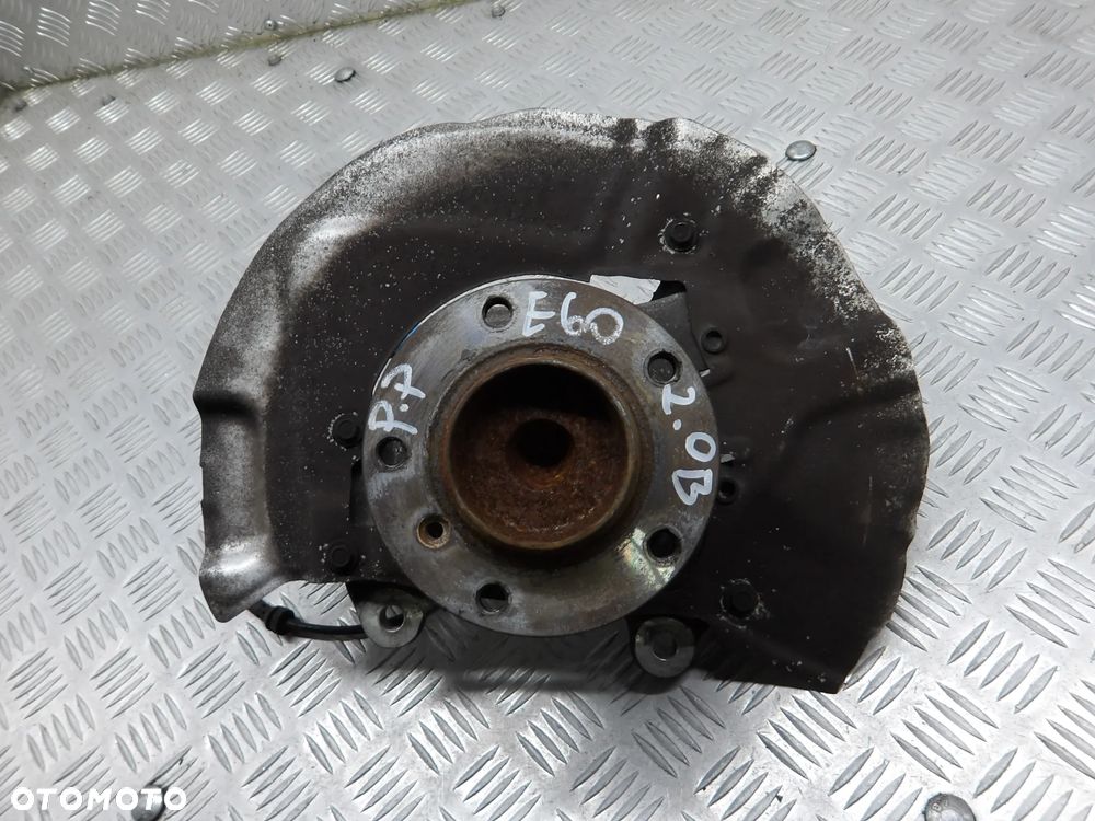BMW E60 03-07 SEDAN 2.0B ZWROTNICA PIASTA PRAWA LEWA PRZEDNIA - 2