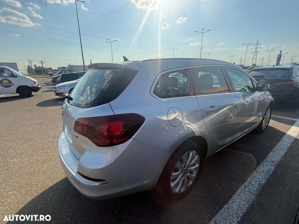 Opel Astra 1.6 CDTI ECOTEC Start/Stop Dynamic - 2