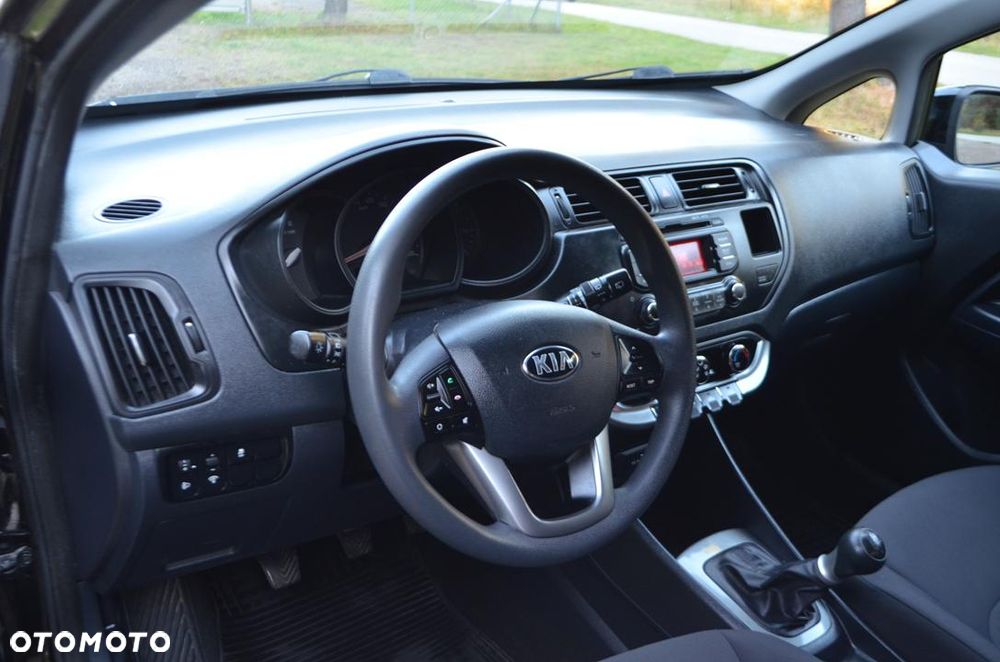 Kia Rio - 23