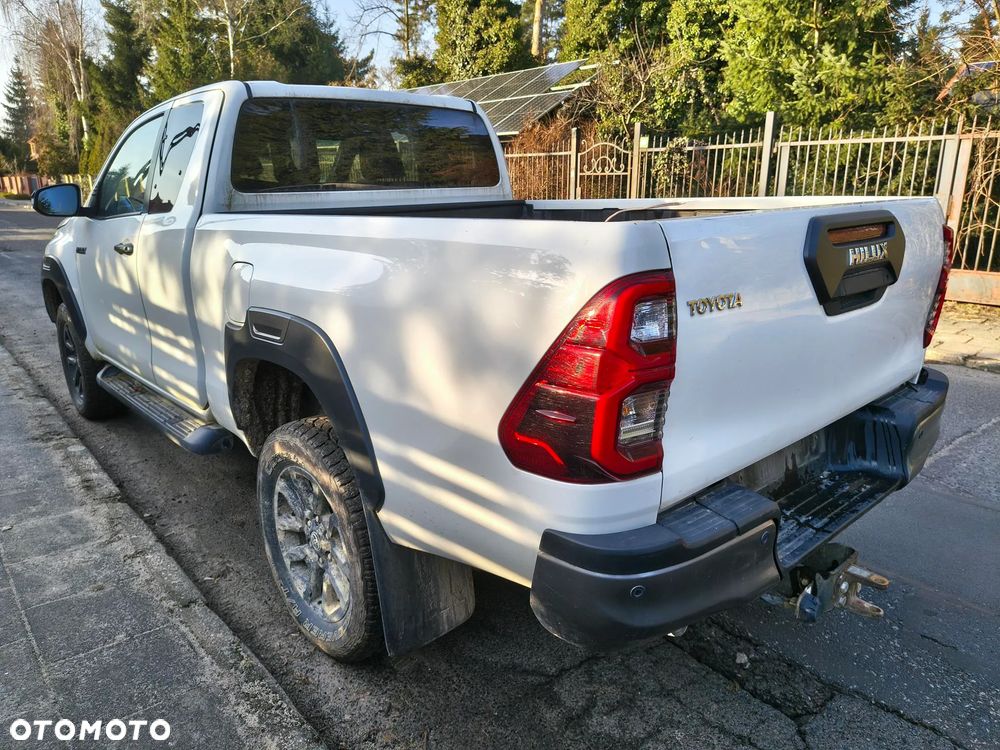 Toyota Hilux - 5