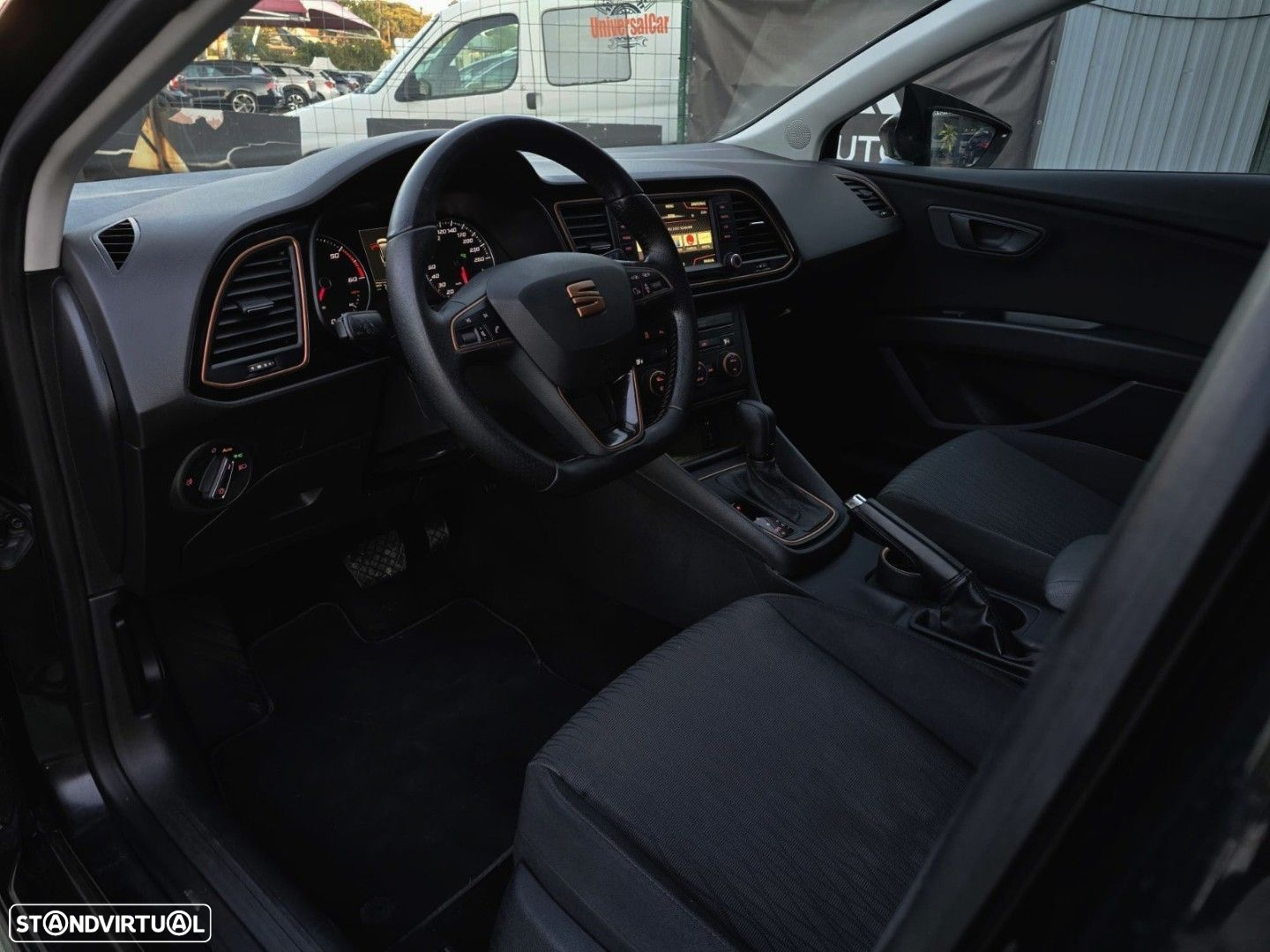 SEAT Leon ST 1.6 TDI S&S DSG Style - 10