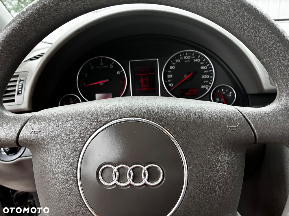 Audi A2 1.6 FSI - 4