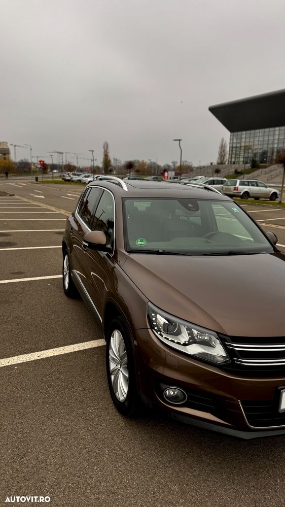 Volkswagen Tiguan 2.0 TDI DPF 4Motion BlueMotion Technology DSG Exclusive - 5