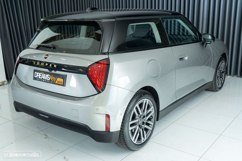 MINI 3 Portas Cooper E Essential - 5