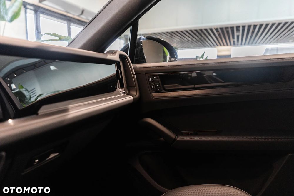 Porsche Cayenne Black Edition - 27