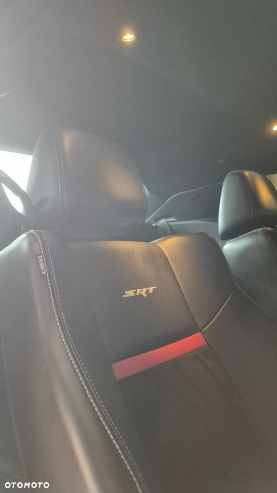 Dodge Challenger - 7