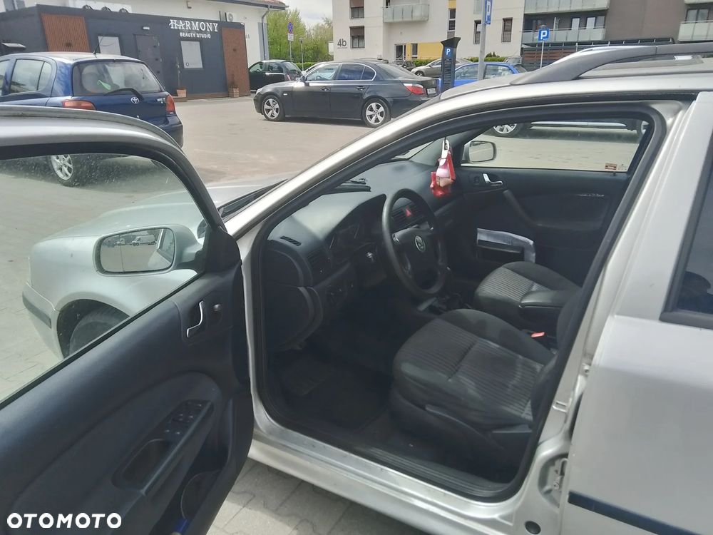 Skoda Octavia 2.0 Elegance - 4