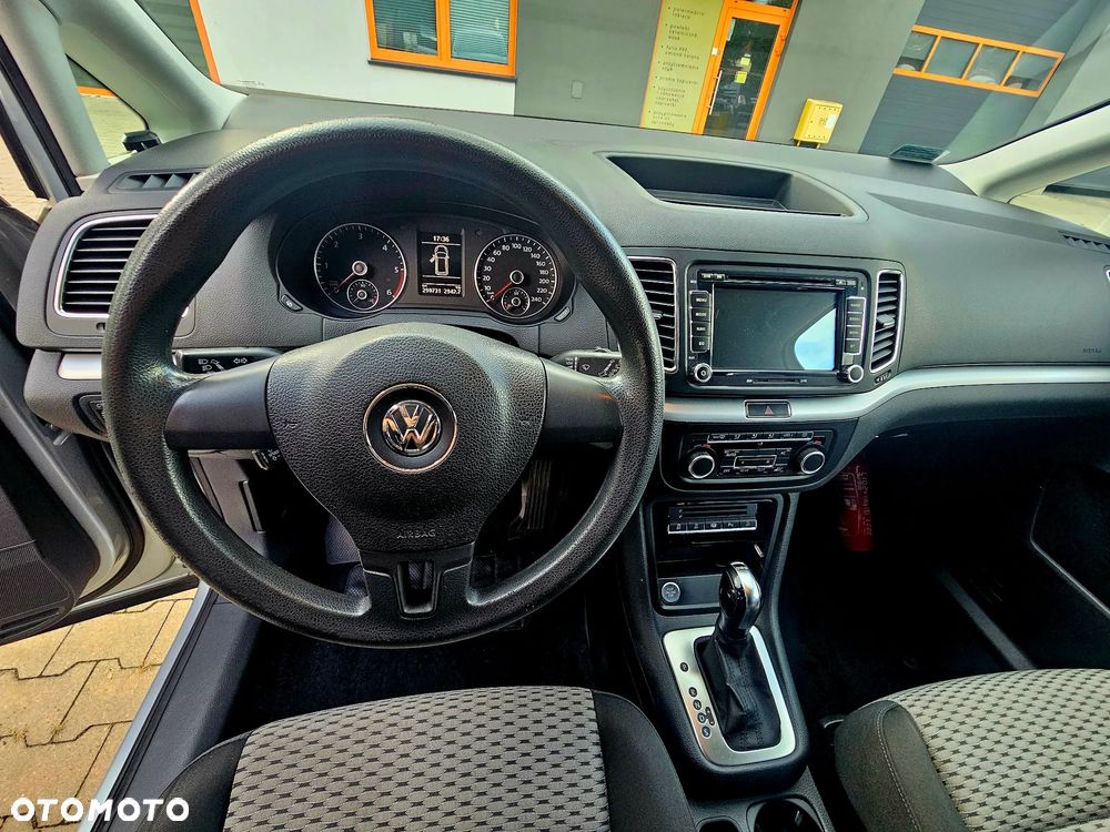 Volkswagen Sharan 2.0 TDI DSG BlueMotion Technology Trendline - 11