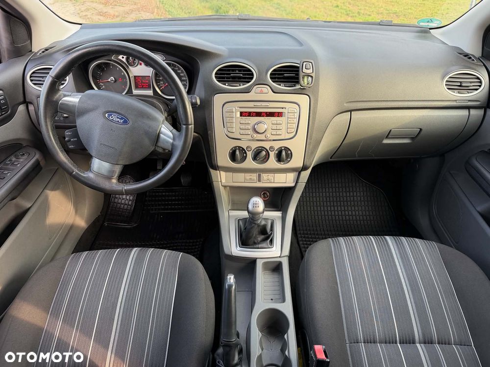 Ford Focus 1.6 Ambiente - 9