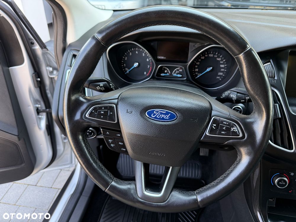 Ford Focus - 28