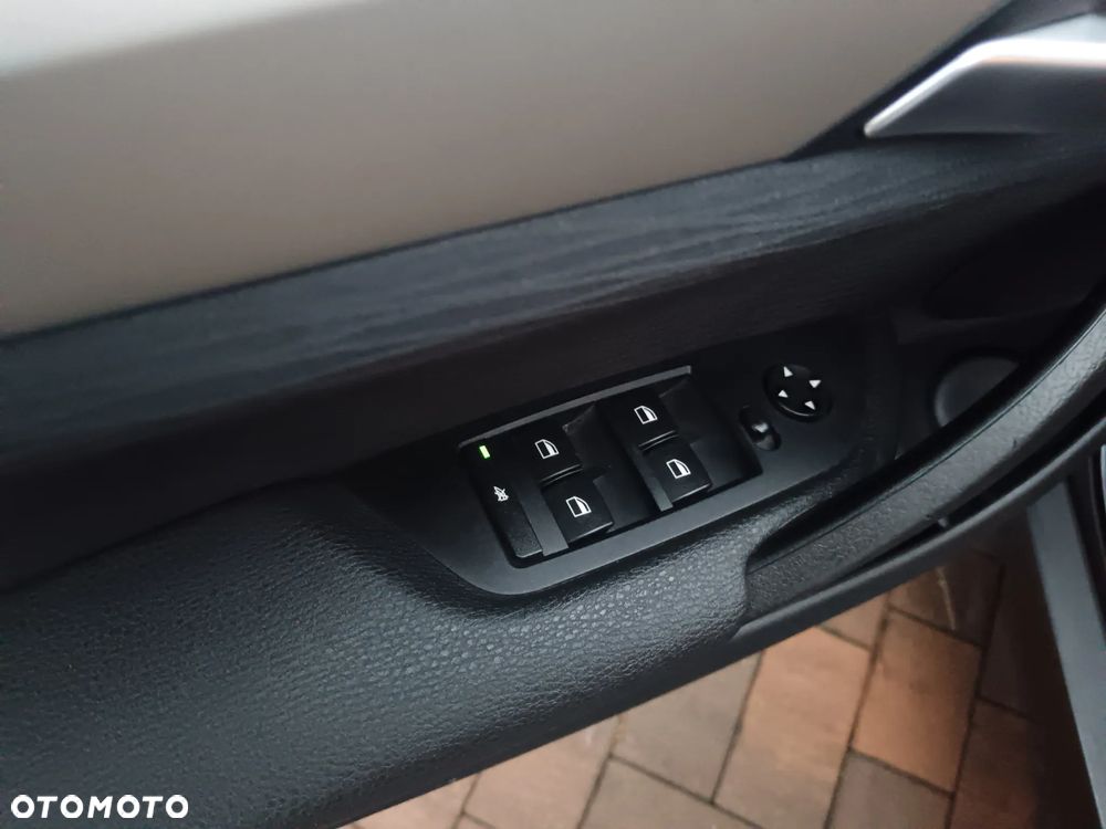 BMW X1 sDrive16d xLine - 10