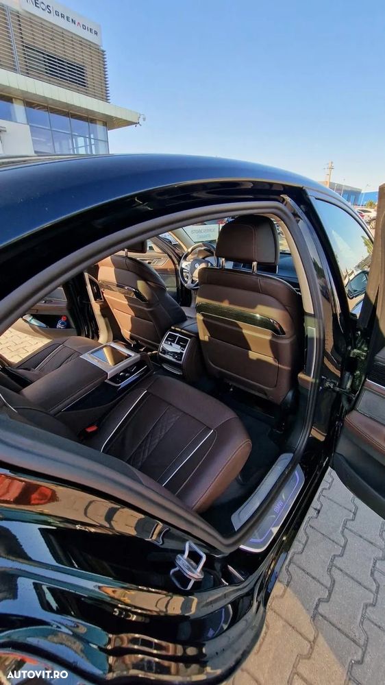 BMW Seria 7 745e - 8